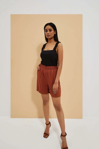 Prążkowany top z szerokimi ramiączkami czarny