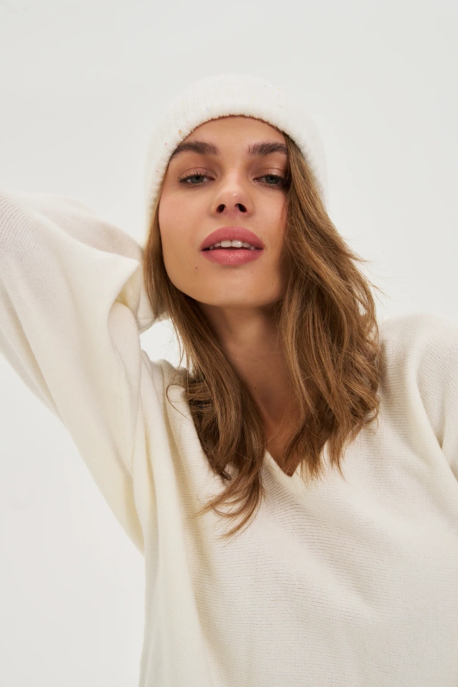 Ciepła czapka biała