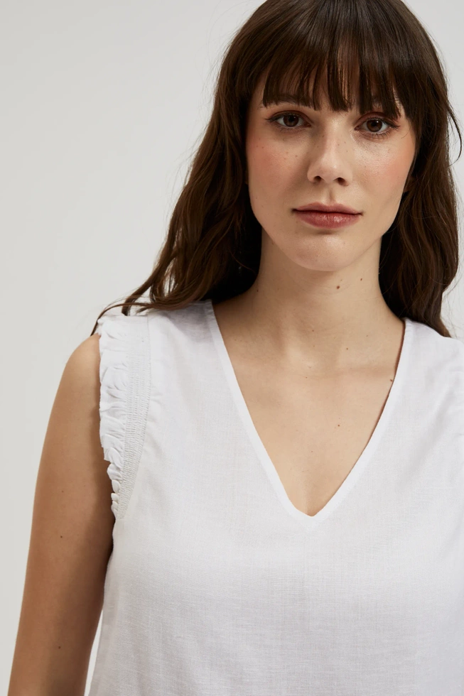 Koszula z falbaną na ramionach biała