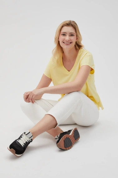 Bawełniny t-shirt z dekoltem w serek żółty