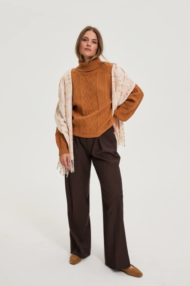 Szal z frędzalmi różowy