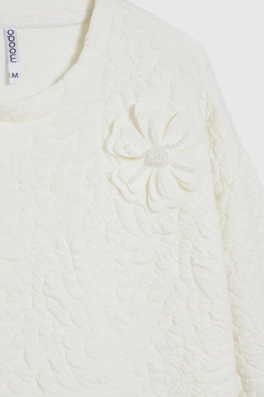 Bluza ze strukturalnego materiału biała