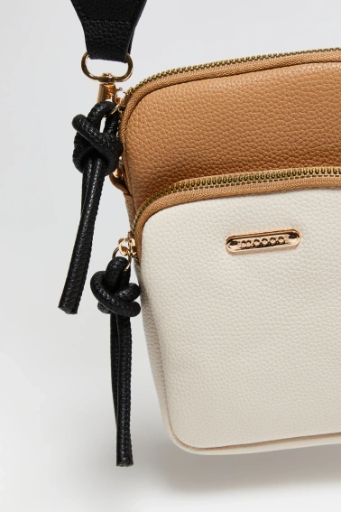 Mała torebka beżowa