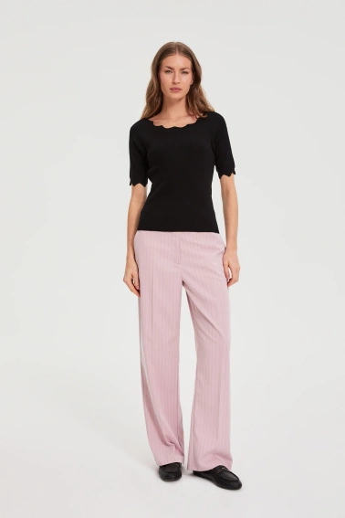 Dopasowany sweter czarny