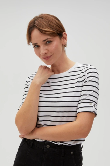Bluzka w paski z okrągłym dekoltem czarna