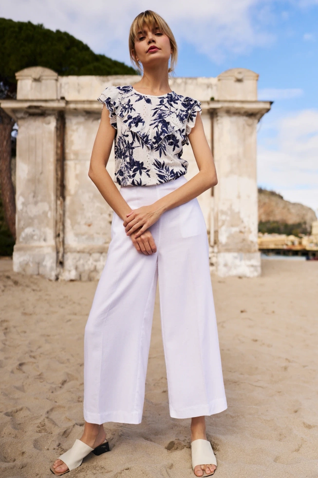 Bluzka z falbaną biała