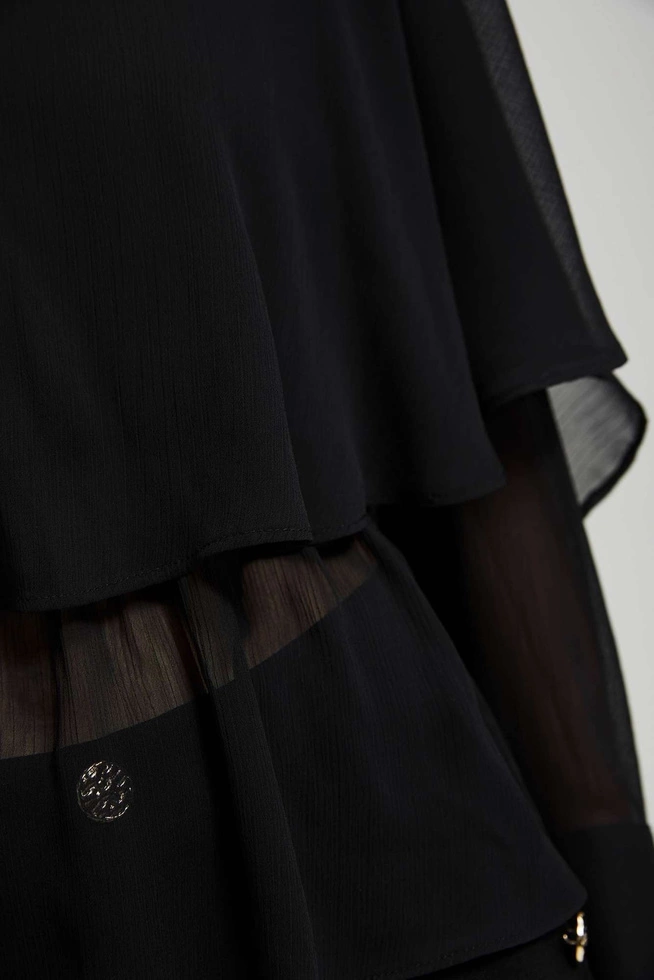 Koszula z falbanami i dekoltem w serek czarna