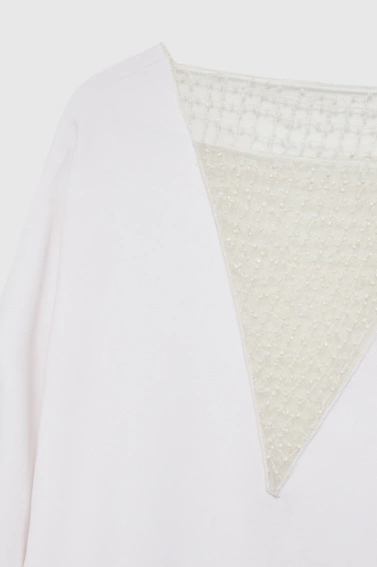 Koszula z ręcznie doszytymi koralikami na dekolcie biała