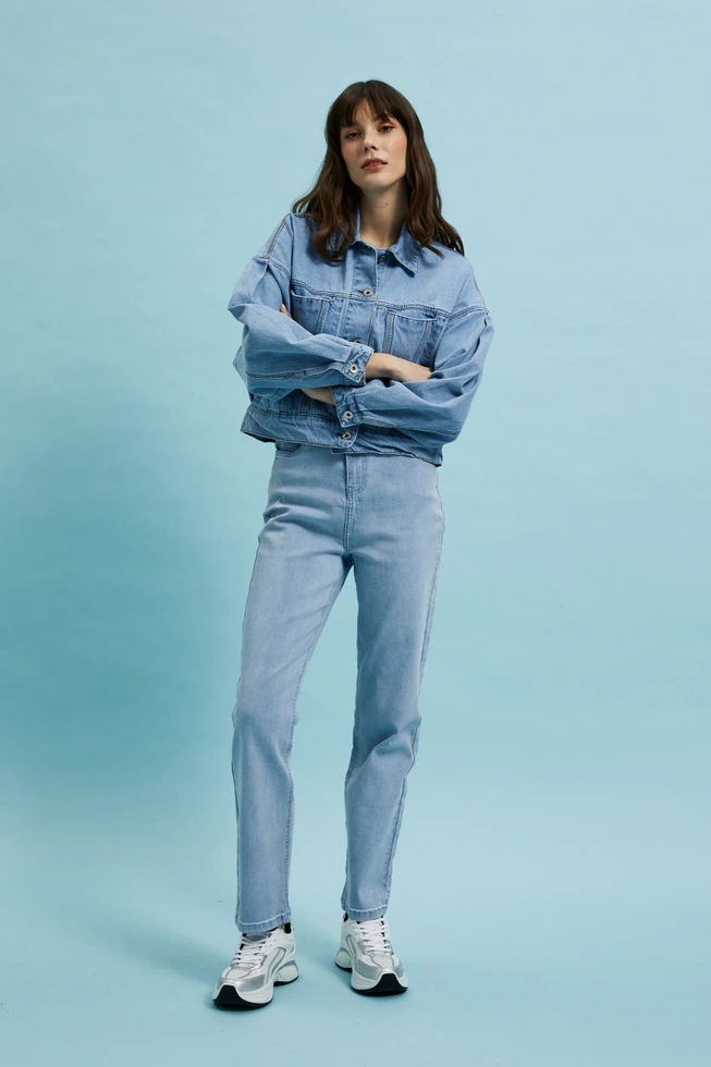 Krótka jeansowa kurtka niebieska