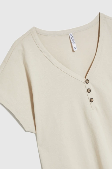 Bluzka z guzikami na dekolcie beżowa