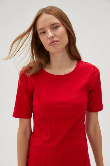 Dopasowana bluzka z prążkowanego materiału czerwona