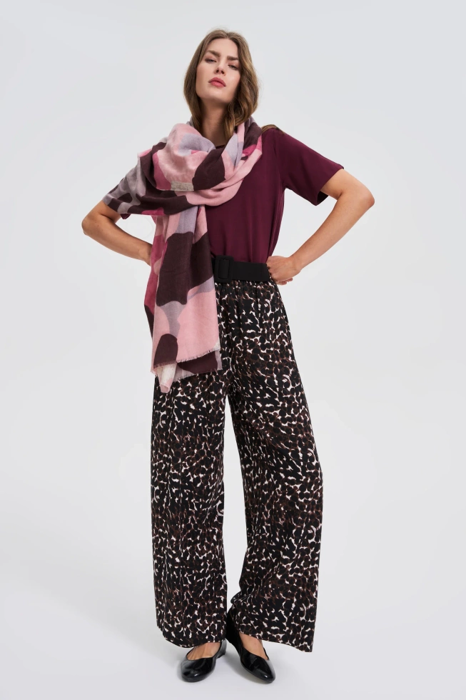 Wzorzysty szal burgundowy