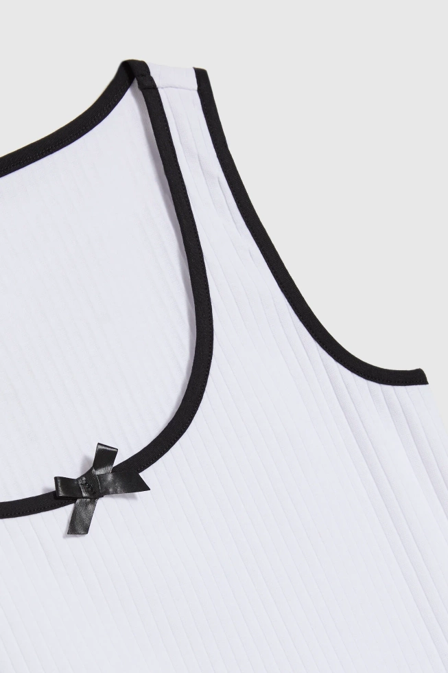 Dopasowany top biały