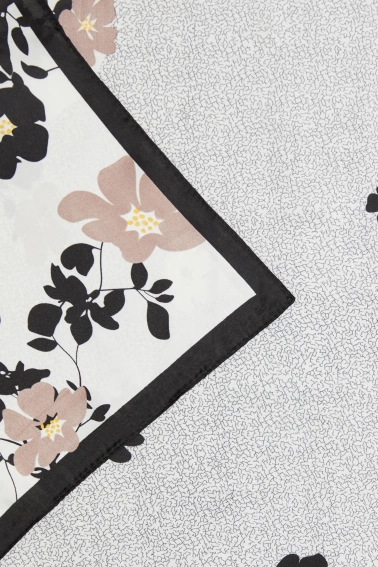 Apaszka w kwiaty czarna