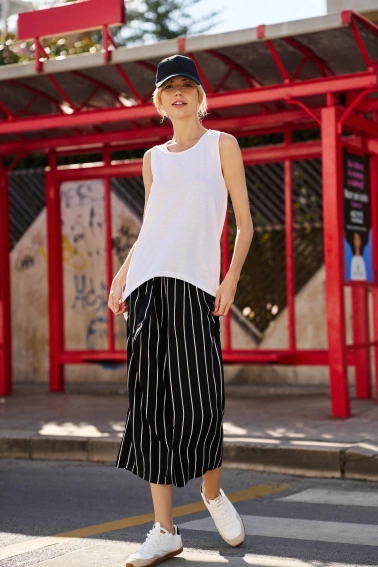 Asymetryczny top biały