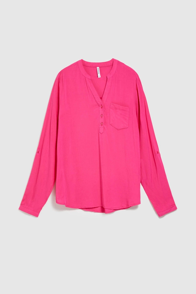 Koszula z dekoltem w serek i kieszonką