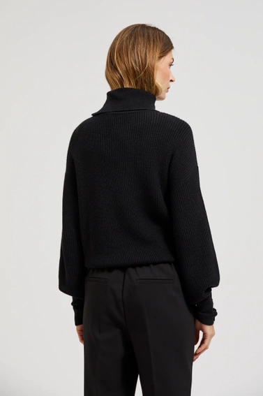 Sweter z golfem i bufiastymi rękawami czarny