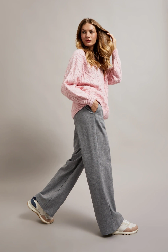 Sweter o luźnym fasonie różowy