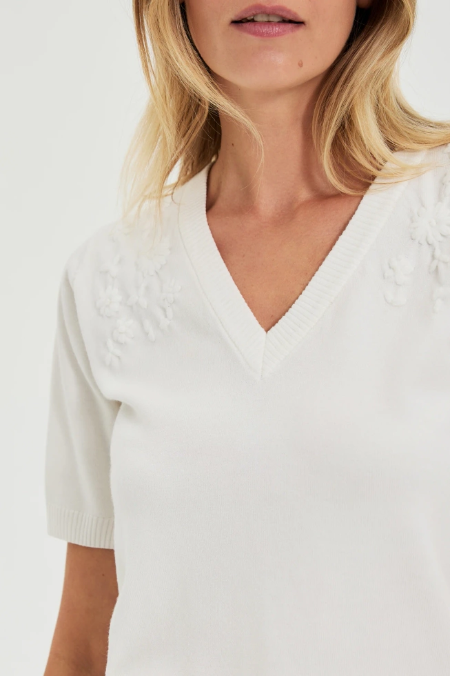 Sweter z krótkimi rękawami i dekoltem w serek biały