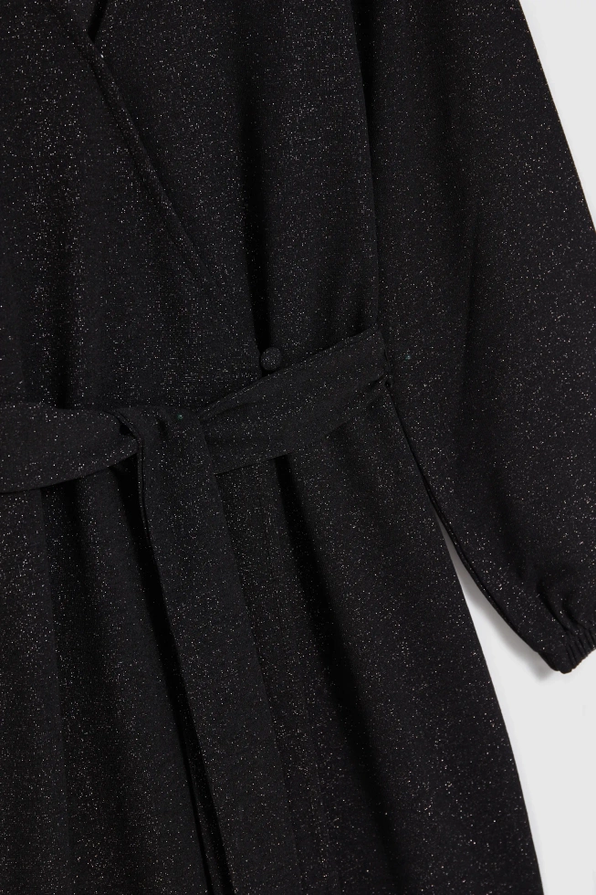 Sukienka z dekoltem czarna