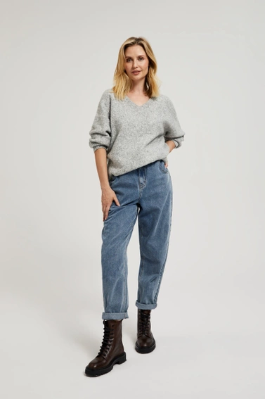 Gładki sweter z dekoltem w serek i ściągaczem szary 