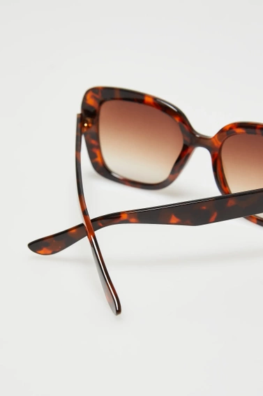 Okulary z kwadratowymi oprawkami brązowe