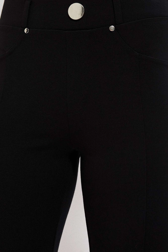 Legginsy z ozdobnym guzikiem czarne