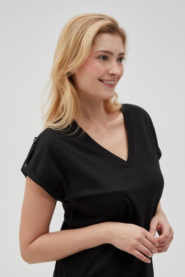 Gładki t-shirt z dekoltem w serek czarny