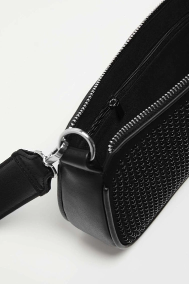 Torebka na ramię zapinana na zamek czarna