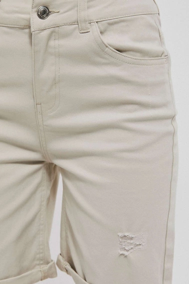 Szorty z przetarciami piaskowe