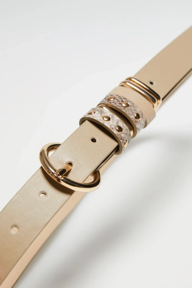 Gładki pasek beżowy