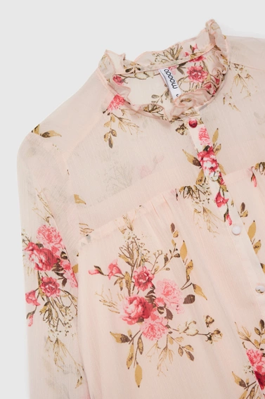 Koszula w kwiaty z falbankami i bufiastymi rękawami różowa