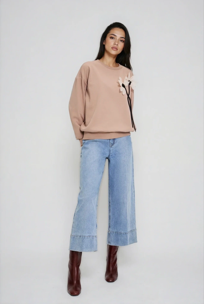 Bluza z kwiatem beżowa