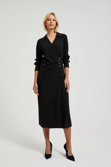 Koszulowa sukienka midi z ozdobymi guzikami czarna