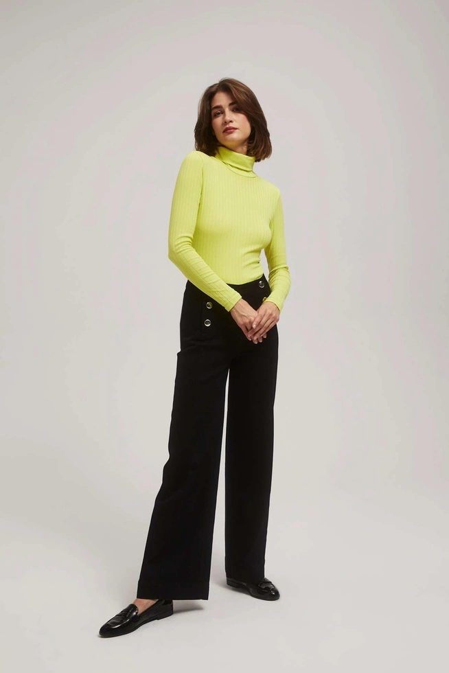 Prążkowana bluzka z golfem limonkowa