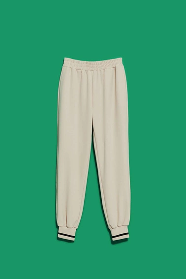 Gładkie dresowe spodnie piaskowe