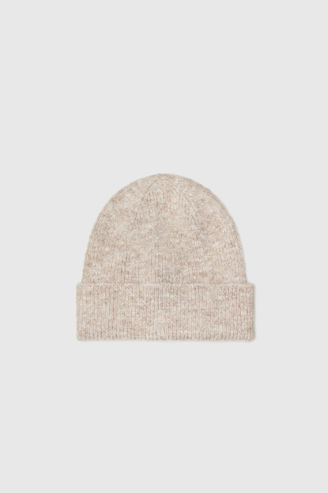 Czapka z dodatkiem wełny beżowa