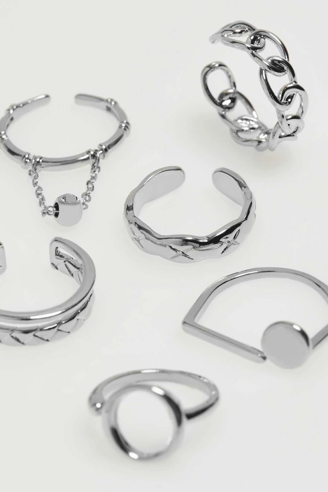 Pierścionki w kolorze srebrnym - zestaw 6 sztuk