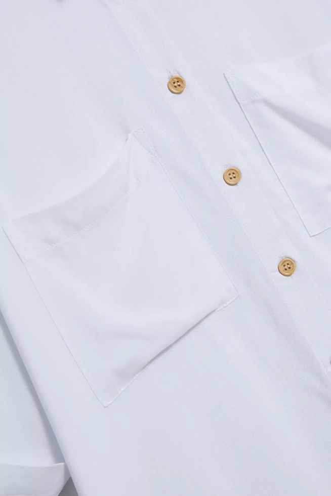 Koszula z kieszeniami i krótkimi rękawami biała