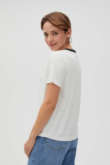 Bluzka z dekoltem w serek biała