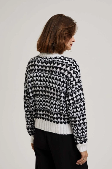 Sweter z golfem czarno-biały