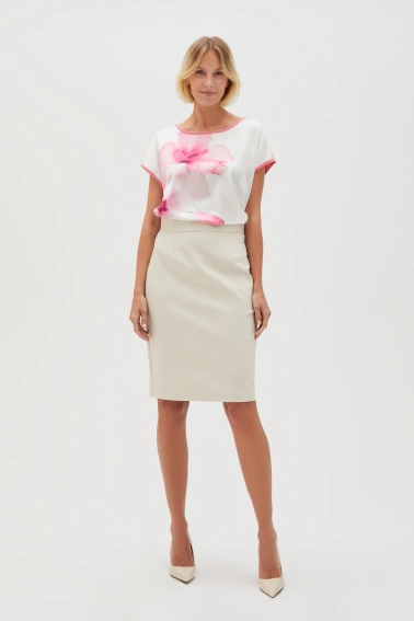 Ołówkowa spódnica beżowa