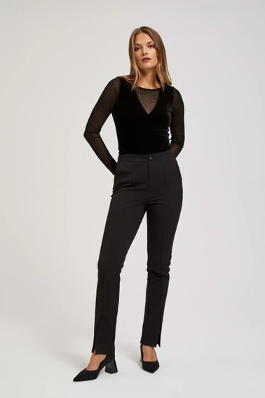 Bluzka z ażurowymi rękawami 