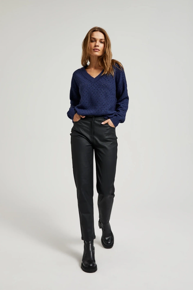 Woskowane spodnie z prostymi nogawkami czarne