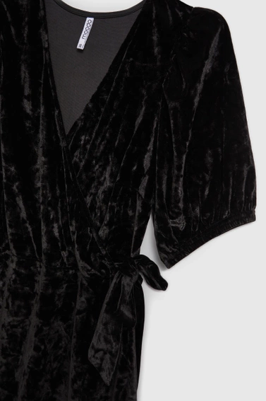 Welurowa sukienka midi czarna 