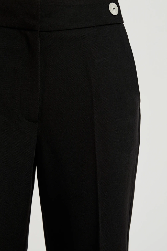 Eleganckie spodnie ze zwężanymi nogawkami czarne