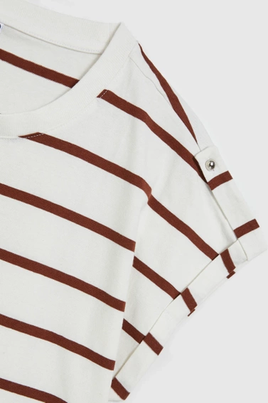 Bluzka w cienkie brązowe paski biała