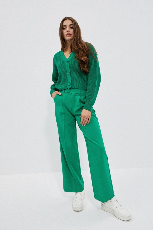 Krótki kardigan zapinany na guziki zielony