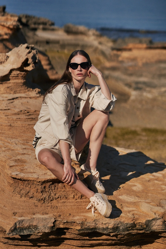 Jeansowa kurtka beżowa