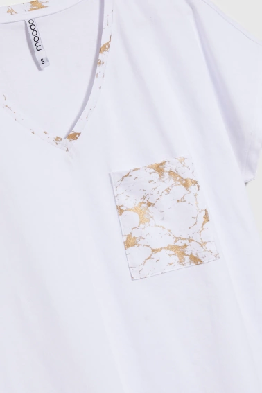 Bawełniany t-shirt z ozdobną kieszenią biały